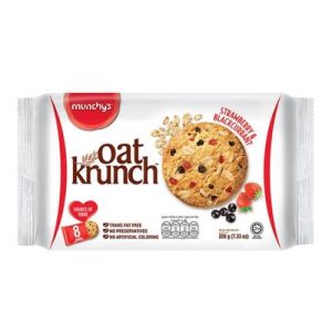 munchy’s oat krunch strawberry & blackcurrant cookies